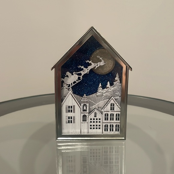 Bath & Body Works Other - Bath & Body Works Wallflower Plug - Santa Flying Over The Houses